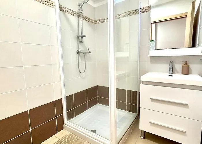 Apartment 2 - Rez-de-jardin - Avec Piscine